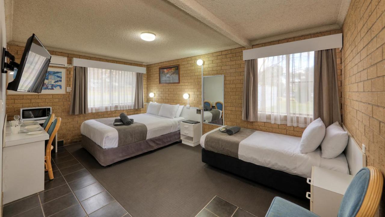 Hamilton Hume Motor Inn Ясс Экстерьер фото