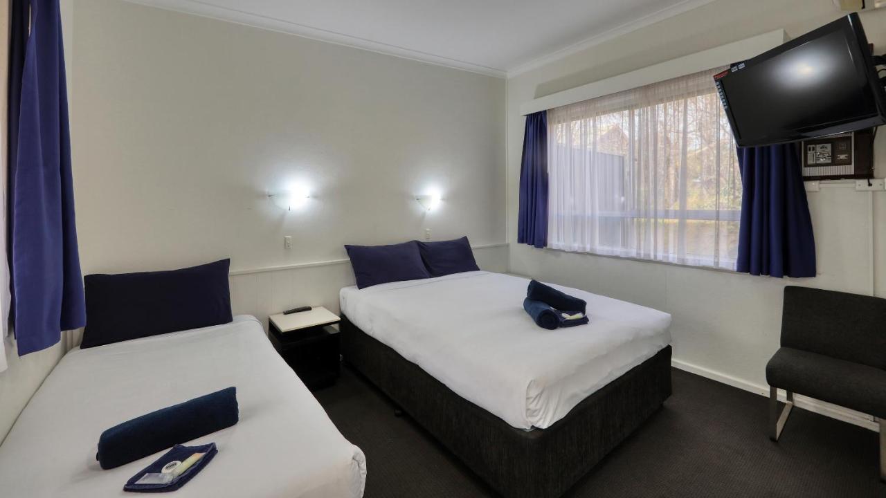 Hamilton Hume Motor Inn Ясс Экстерьер фото