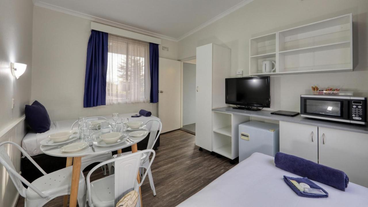 Hamilton Hume Motor Inn Ясс Экстерьер фото